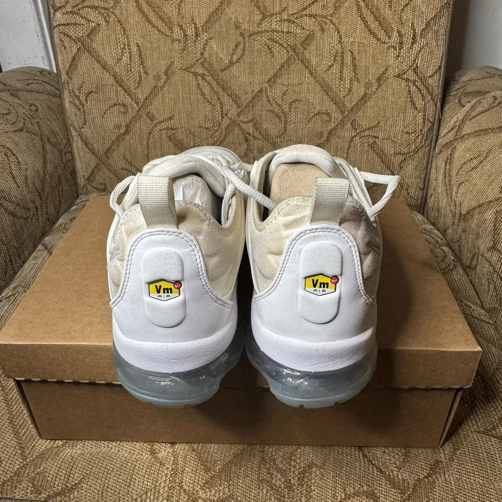 Nike Air VaporMax‎ Plus Size 9.5 Triple White Pure Platinum 924453-100 Nice!